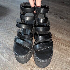 Dollskill size 10 platform sandals black